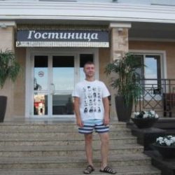 Парень. Ищет стройную девушку для секса без обязательств в Ульяновске.